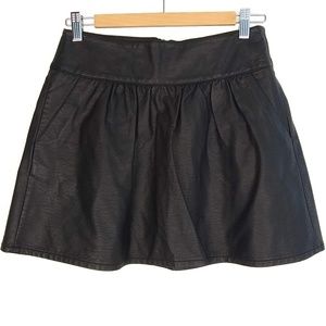 AE | Black Faux Leather Mini Skirt | Size 4